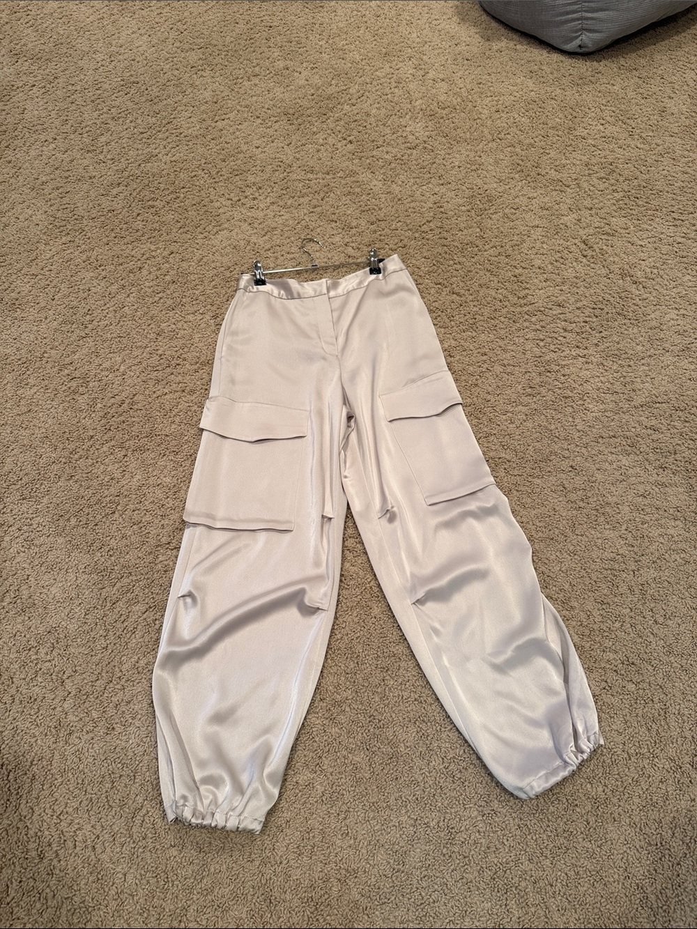 Aritzia Babaton Viral Cream Cargo Satin Jogger Pants